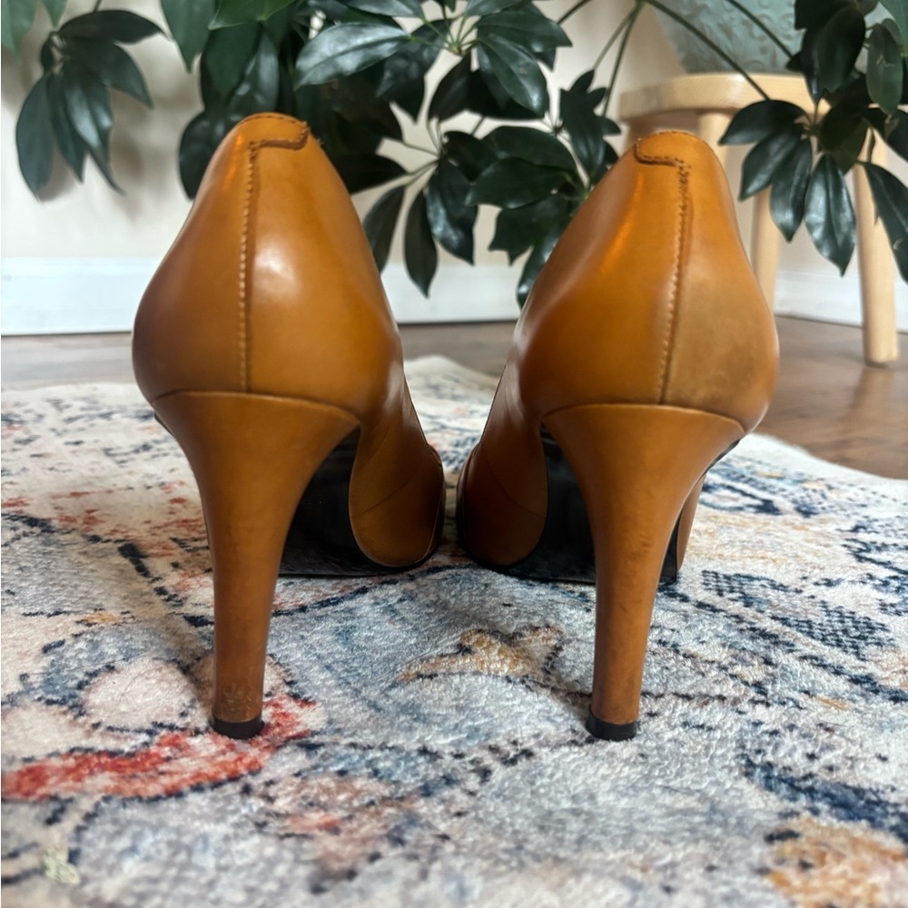 Vintage Bronx Tan Leather Heels - Picture 4 of 7